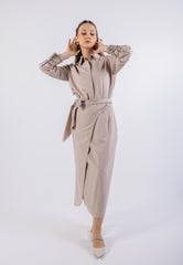 Embellished Metallic Asymmetrical Hem Shirt\قميص مطروح معدني غير متماثل