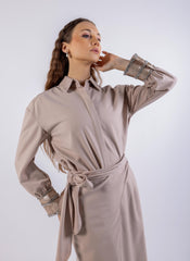 Embellished Metallic Asymmetrical Hem Shirt\قميص مطروح معدني غير متماثل