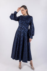 فستان ماكسي بقصة A وخامة جاكار مزينة