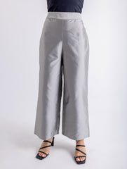 عباية بتصميم معطف ترنش