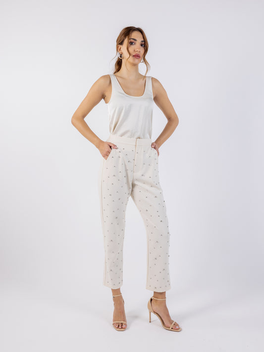 بنطلون رسمي ضيق مرصع بالمسامير