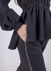 بنطلون مستقيم الساق مع زخارف جانبية