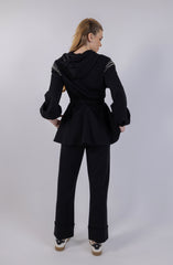 بنطلون مستقيم الساق مع زخارف جانبية