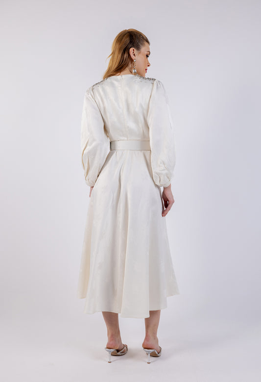 فستان جاكار مزهر بقصة A