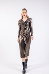 فستان ميدي ميتاليك مجعد بأكتاف مزينة