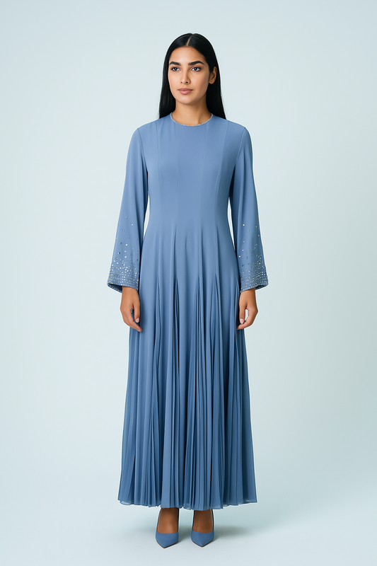 فستان ماكسي أنيق بأكمام مزينة بالكريستال