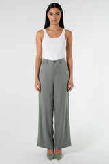 بنطال واسع بقماش مُنقوش