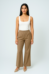 بنطال واسع أنيق بتفاصيل ساتان جانبية