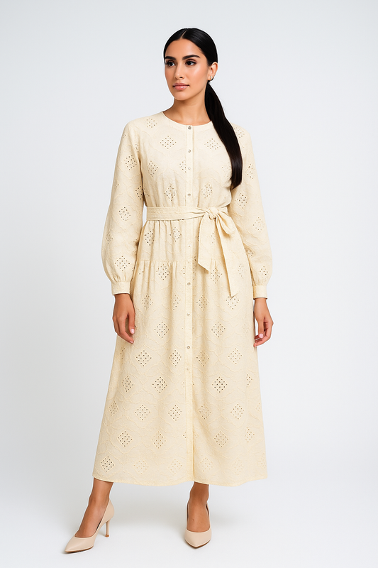 فستان ماكسي أنيق بالتطريز والترتر مع حزام خصر