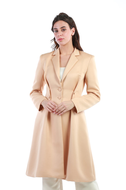 جاكيت بليزر طويل بقصة أنيقة وتفاصيل أزرار مزدوجة