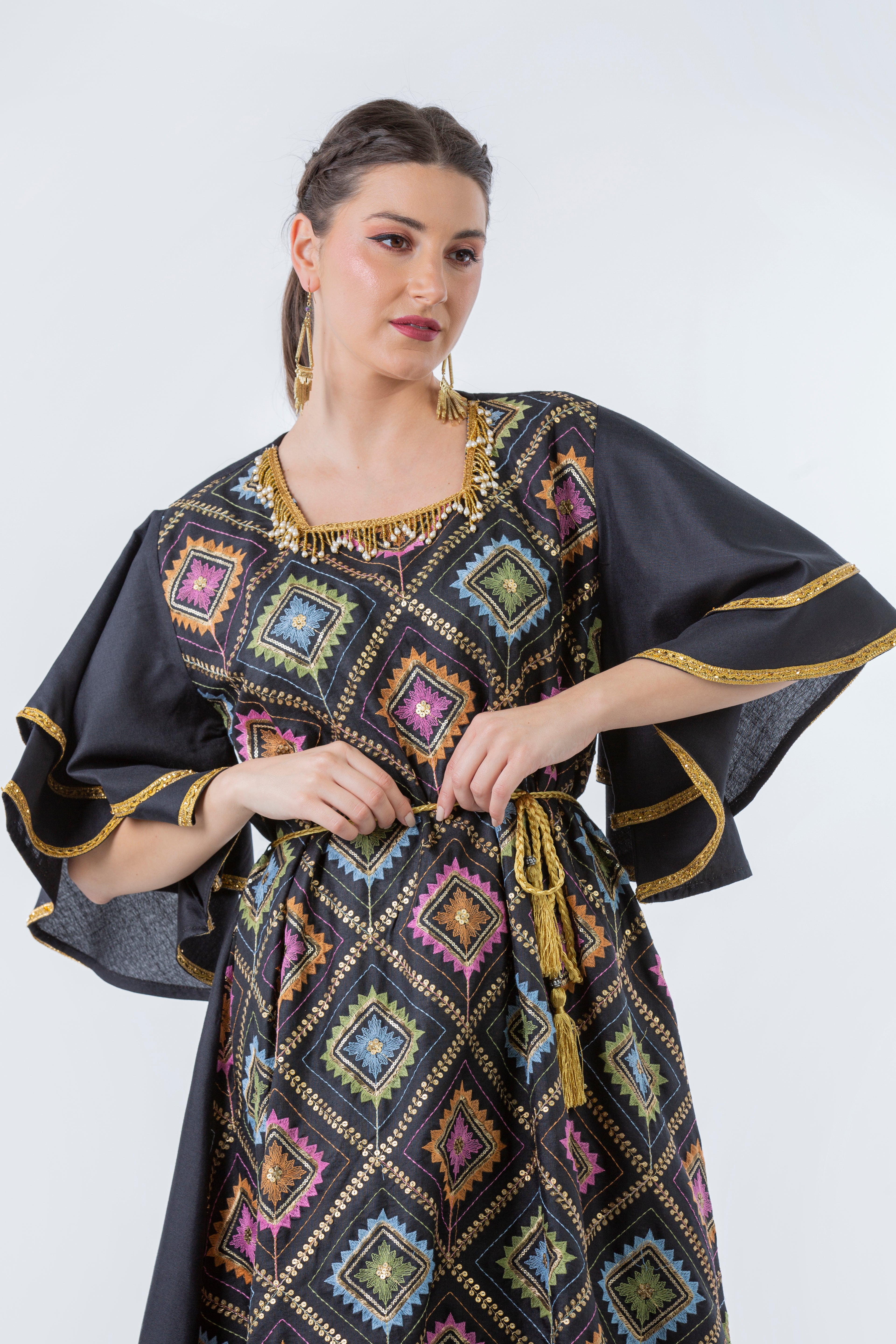 2441001-Traditional Dress - Montania Shop