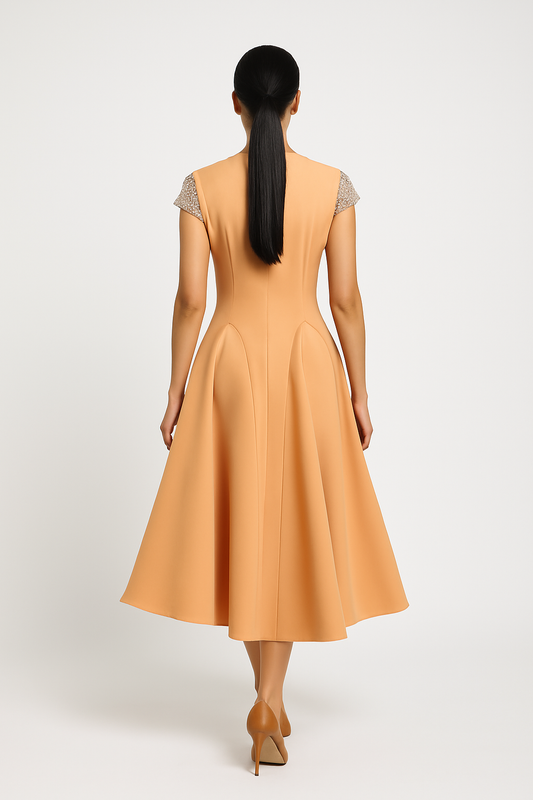 فستان ميدي بأكمام قصيرة مطرزة وتنورة واسعة