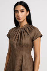 فستان ميدي بياقة مجمعة وأكمام مزخرفة