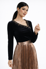 فستان ماكسي بتصميم ثنائي الأقمشة مع صدر من المخمل وتنورة مطوية