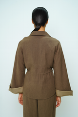 جاكيت برباط على الخصر مع أكمام بتفصيلة كونتراست