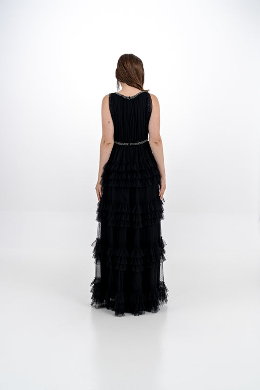 فستان سهرة من الشيفون بطبقات كشكش وتطريز كريستالي