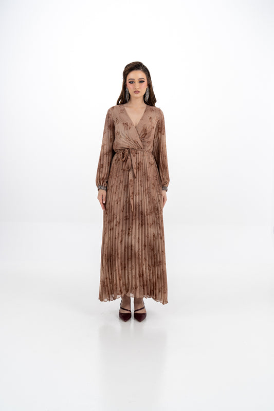 فستان ماكسي مطوي بياقة على شكل V مع حزام خصر