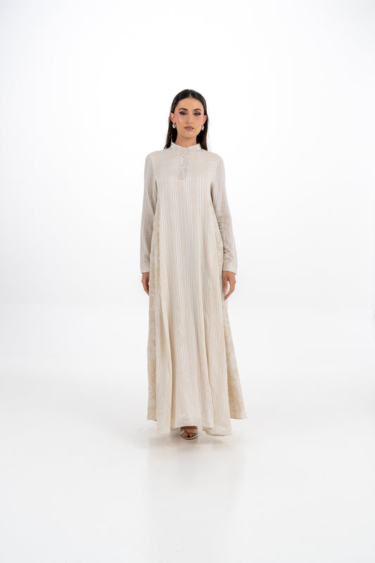 فستان ماكسي بخطوط طولية وياقة ماندرين ونقشة زهور جانبية