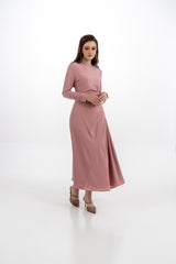 فستان ميدي غير لامع بتفاصيل مجعّدة