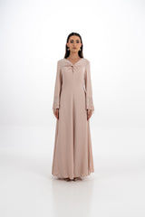 فستان ماكسي بأكمام مزينة بالأحجار