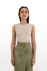 بنطال ساتان بقَصّة واسعة وتزيين معدني بنقشة أوراق