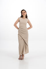 تنورة برباط وتصميم غير متماثل