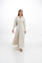 فستان ماكسي بقصة ملتفة عند الصدر