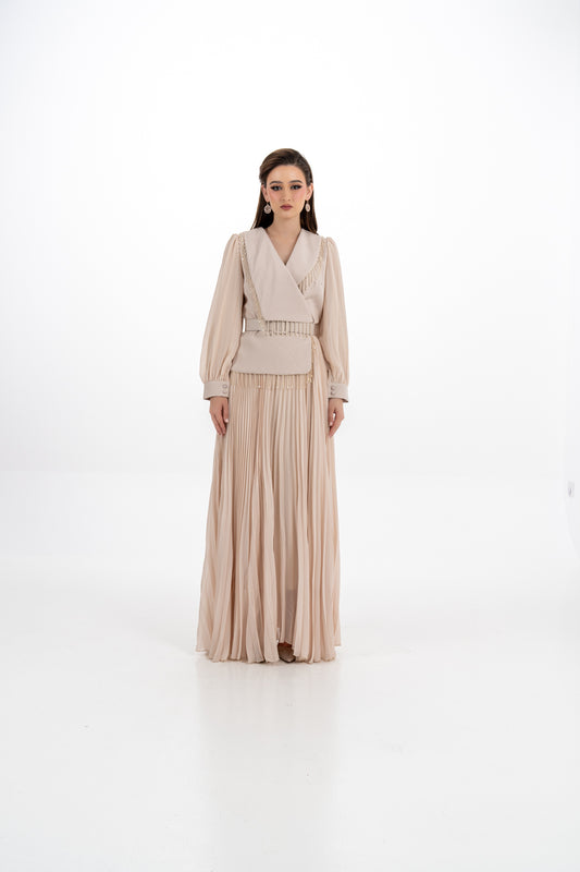 فستان ماكسي بكسرات أنيق مع تطريز خرزي فاخر