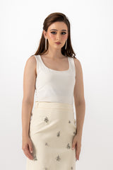 تنورة ميدي مزينة بحبيبات لامعة وفتحة خلفية