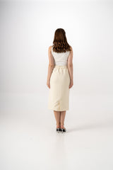 تنورة ميدي مزينة بحبيبات لامعة وفتحة خلفية