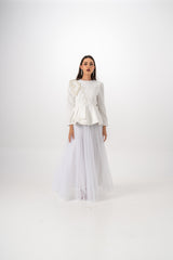 طقم جاكيت مطرّز وتنورة تول أنيقة