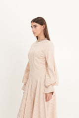 فستان ماكسي بقصة A وخامة جاكار مزينة