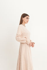 فستان ماكسي بقصة A وخامة جاكار مزينة