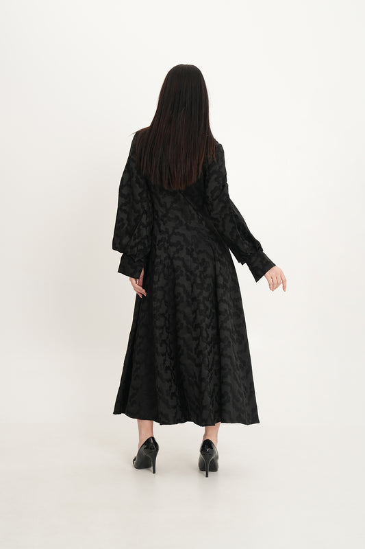 فستان ماكسي بقصة A وخامة جاكار مزينة