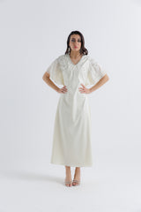 فستان ماكسي بأكمام فلوتر مزينة