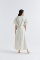 فستان ماكسي بأكمام فلوتر مزينة