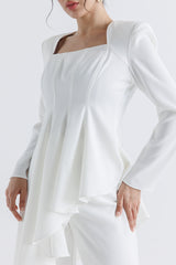 بلوزة كريب أنيقة بقصّة غير متماثلة