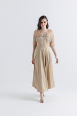 فستان ساتان أنيق بتفاصيل شبكية وكريستالية