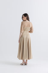 فستان ساتان أنيق بتفاصيل شبكية وكريستالية