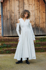 فستان ماكسي واسع بأزرار على الكتف – تصميم أبرار المبارك