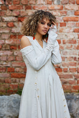 فستان ماكسي واسع بأزرار على الكتف – تصميم أبرار المبارك