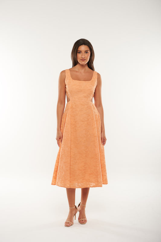 فستان ميدي أنيق بتطريز وزخارف ناعمة