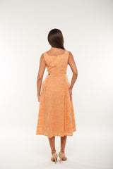 فستان ميدي أنيق بتطريز وزخارف ناعمة