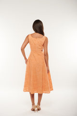 فستان ميدي أنيق بتطريز وزخارف ناعمة