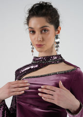 فستان مخملي غير متماثل مع تطريز بالترتر