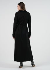 فستان ماكسي بتصميم ملفوف وزهور بارزة