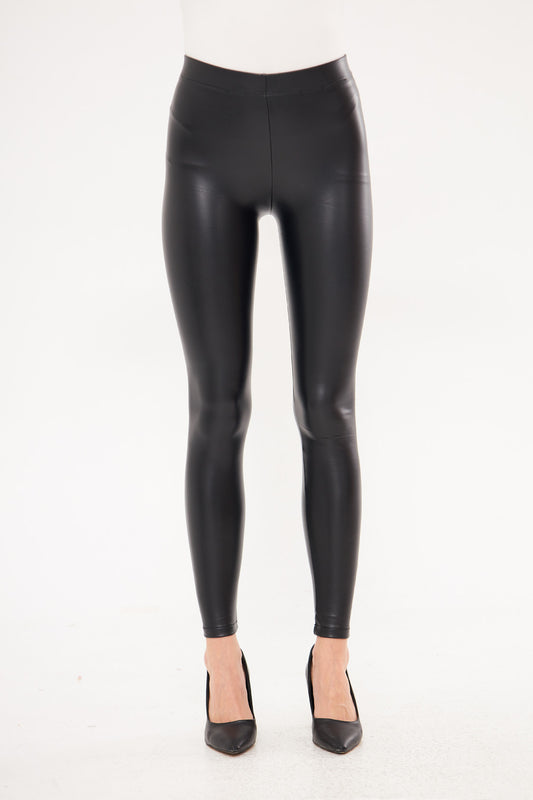 بنطال جلدي أسود ضيق