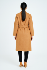 معطف نسائي طويل بقصّة مزدوجة مع حزام