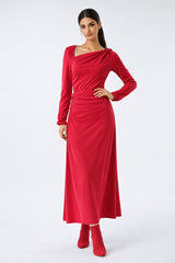 تنورة ماكسي أنيقة بقصّة غير متماثلة